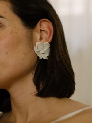 Pendientes de porcelana blancos, con forma de flor orquídea. Pendientes, joyas artesanales hechos a mano para novias